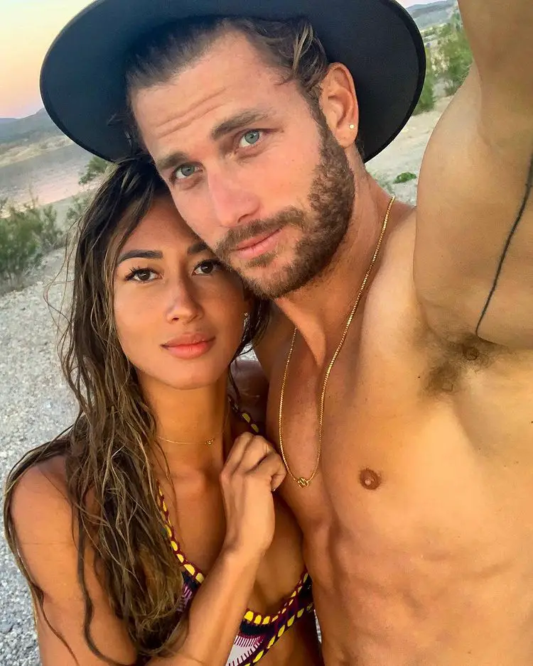 Karina Elle Age, Bikini Model, Von Moger & Height Biography