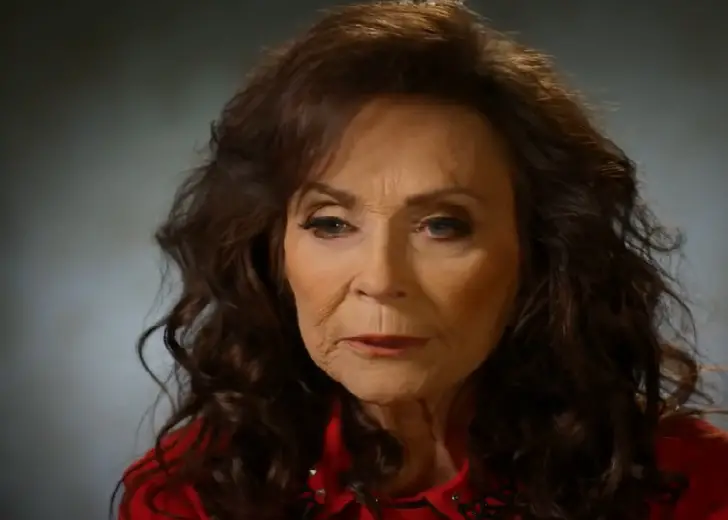 Loretta Lynn - Country Singer, Married and Children - How Old Was Loretta Lynn When She Got Married? Early Life Facts